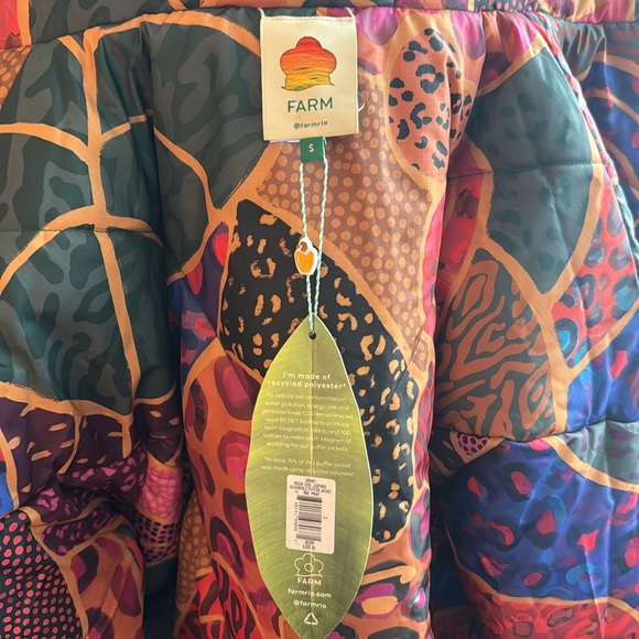 Farm Rio, NWT,Green Metallic Leopard Print Reversible Puffer Jacket, Size Small - Picture 4 of 16